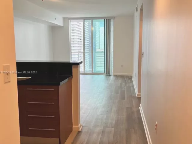 2-bedroom condo for sale in Miami - 244 Biscayne Blvd 2609 - MondialRealty