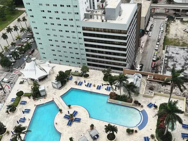 2-bedroom condo for sale in Miami - 244 Biscayne Blvd 2609 - MondialRealty