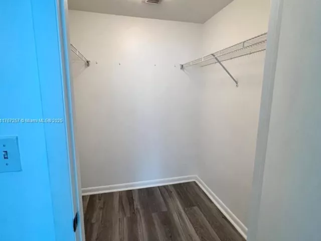 2-bedroom condo for sale in Miami - 244 Biscayne Blvd 2609 - MondialRealty