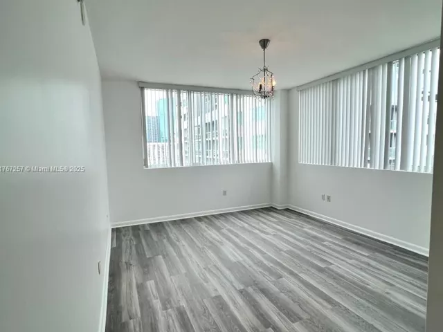 2-bedroom condo for sale in Miami - 244 Biscayne Blvd 2609 - MondialRealty