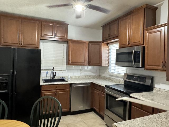 Home for sale at 701 SW 8th Avenue - photo 6656905