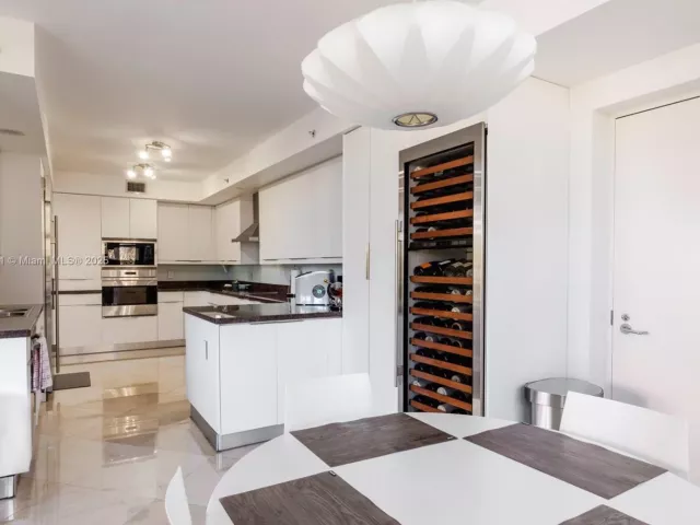 Apartment for sale  Unit #307 - photo 5790627