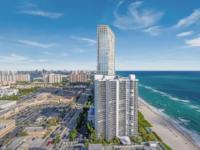 2-bedroom condo for rent in Sunny Isles Beach - 16699 Collins Ave 3306 - MondialRealty