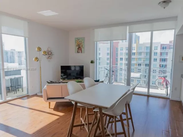 Apartment for sale  Unit #1001 - photo 5788683