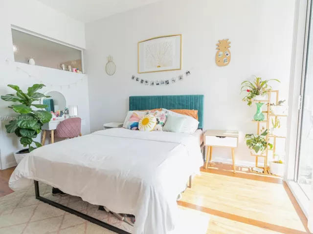 Apartment for sale  Unit #1001 - photo 5788664