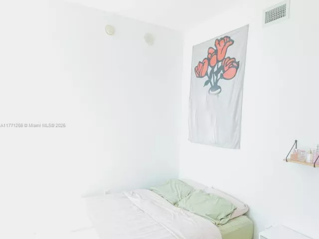 Apartment for sale  Unit #1001 - photo 5788666