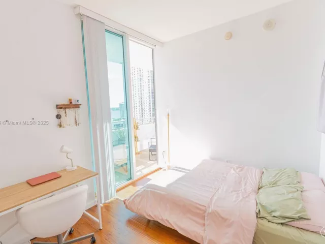 Apartment for sale  Unit #1001 - photo 5788667