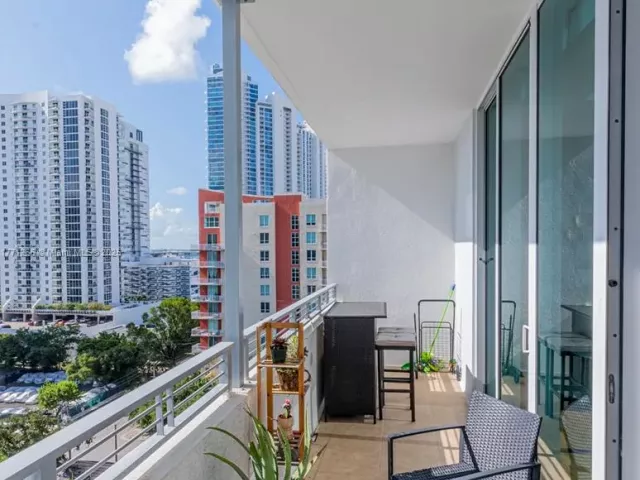 Apartment for sale  Unit #1001 - photo 5788671