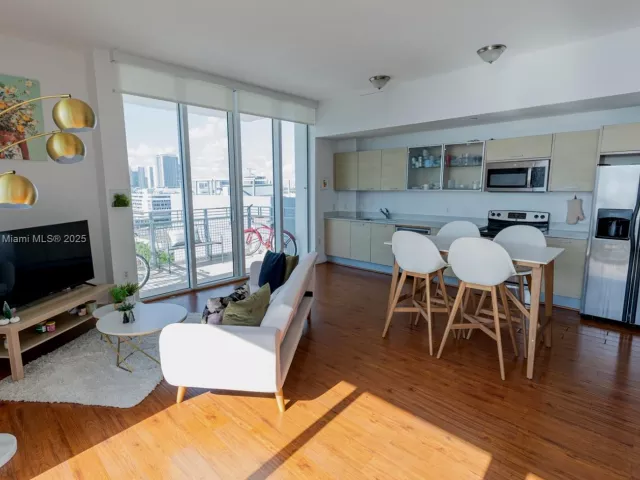 Apartment for sale  Unit #1001 - photo 5788679