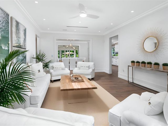 Home for sale at 2575 Pine Tree Dr - photo 5790327