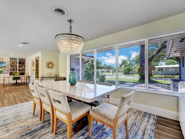 Home for rent at 701 W Royal Palm Road - photo 5821340