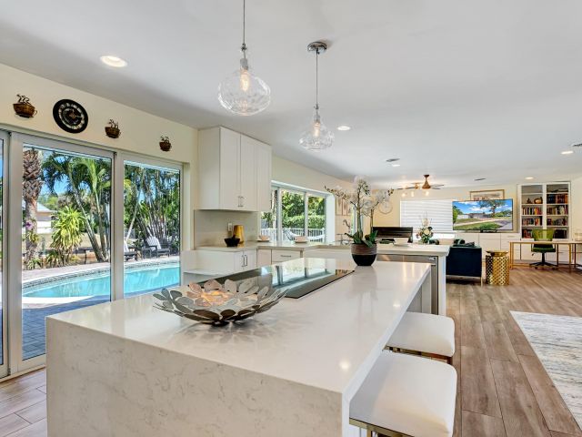 Home for rent at 701 W Royal Palm Road - photo 5821344