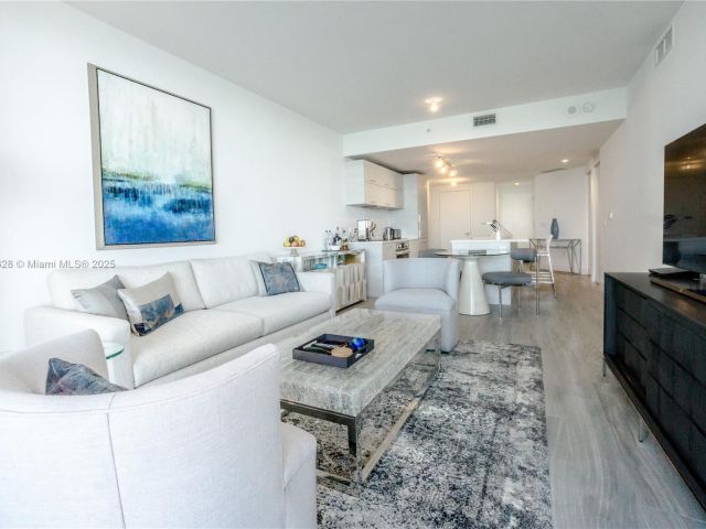 Apartment for rent  Unit #3505 - photo 5800549