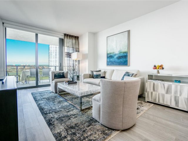 Apartment for rent  Unit #3505 - photo 5800554