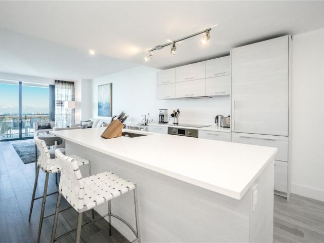 Apartment for rent  Unit #3505 - photo 5800555