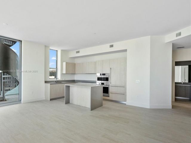Apartment for sale  Unit #T4301 - photo 5798879