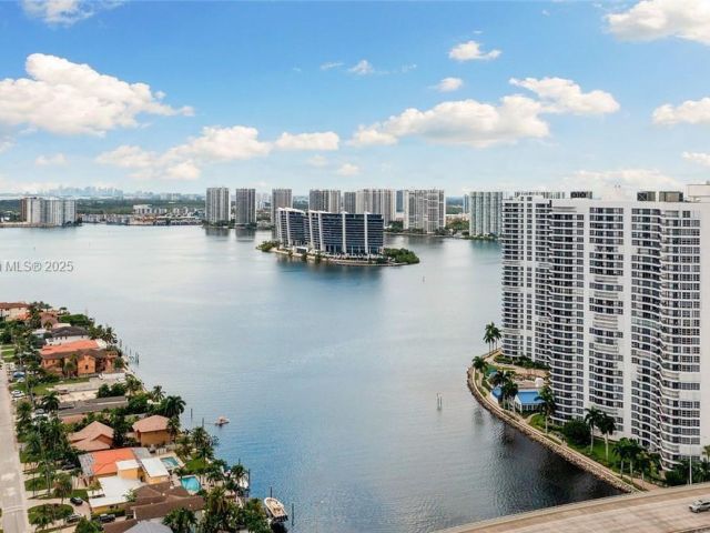 Apartment for sale  Unit #1210 - photo 5796519