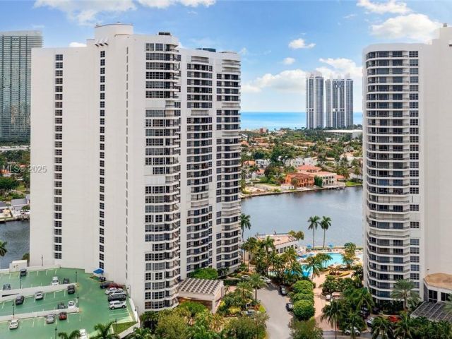 Apartment for sale  Unit #1210 - photo 5796522