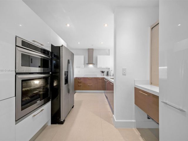 Apartment for rent  Unit #827 - photo 5800214