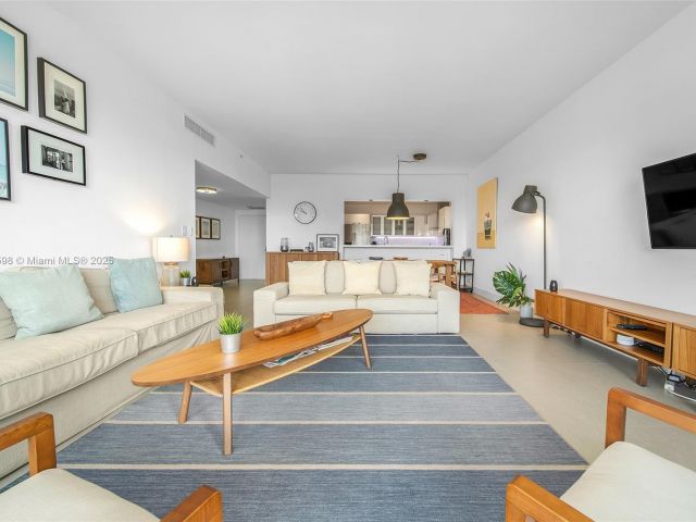 Apartment for rent  Unit #827 - photo 5800223