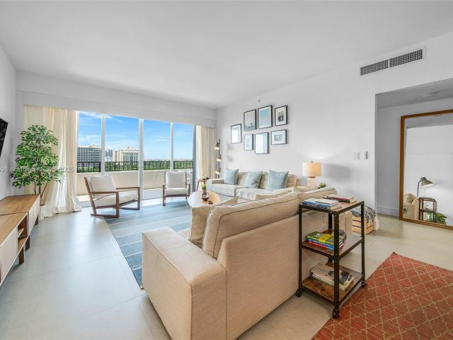 Apartment for rent  Unit #827 - photo 5800225