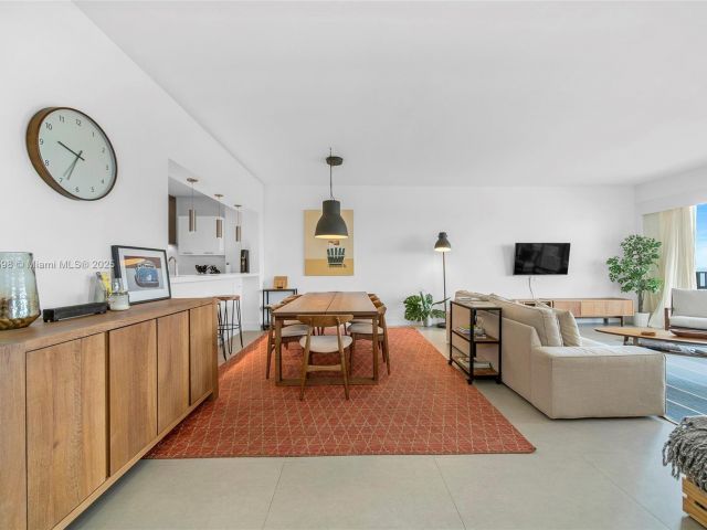 Apartment for rent  Unit #827 - photo 5800229