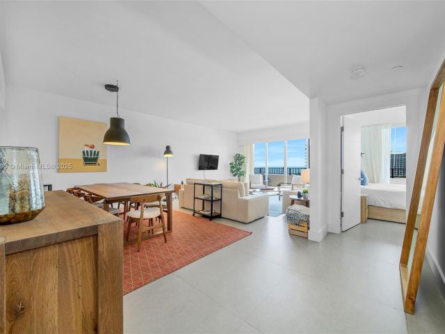 Apartment for rent  Unit #827 - photo 5800230