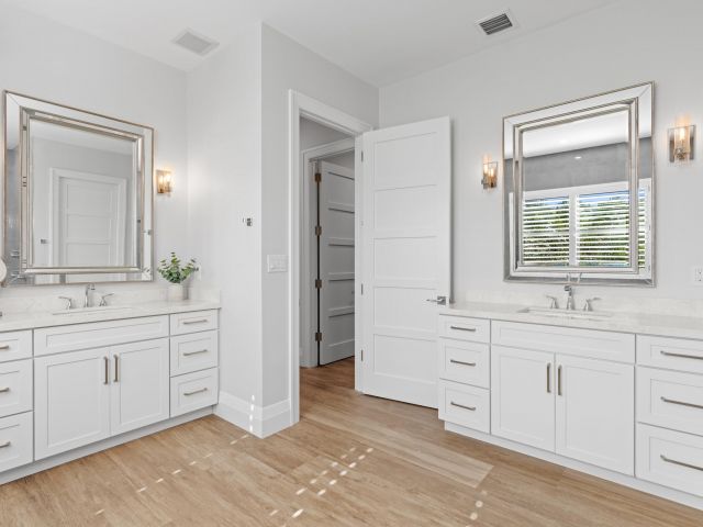 Home for sale at 1707 SW 6th Avenue - photo 6015202