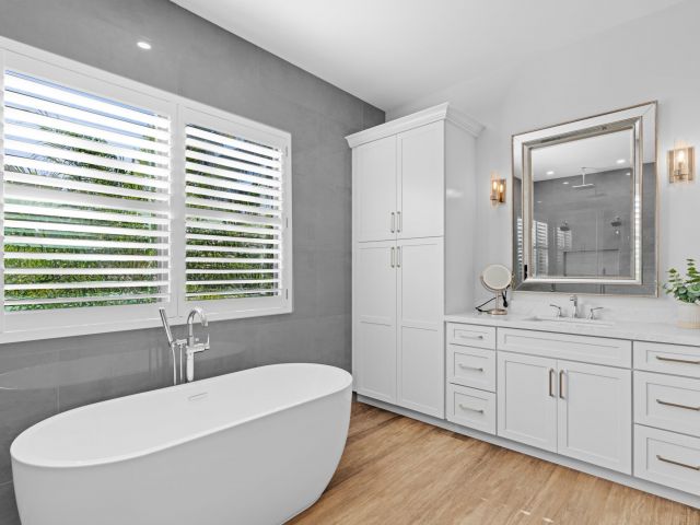 Home for sale at 1707 SW 6th Avenue - photo 6015203