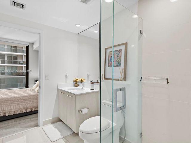 Apartment for sale  Unit #3601 - photo 5811577