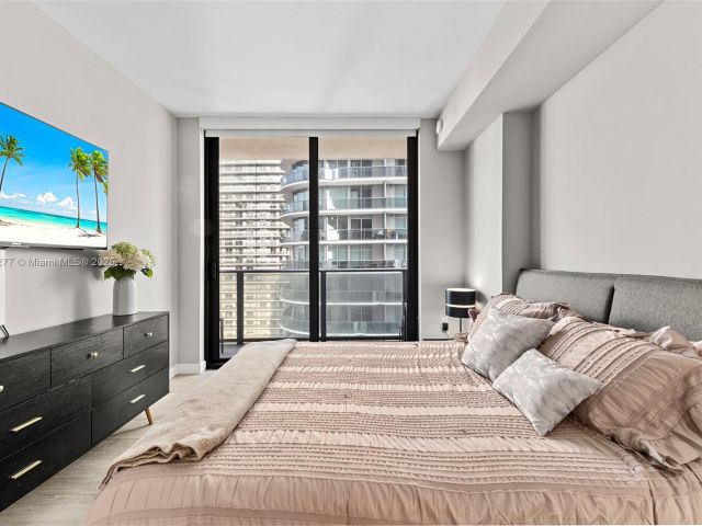 Apartment for sale  Unit #3601 - photo 5811581