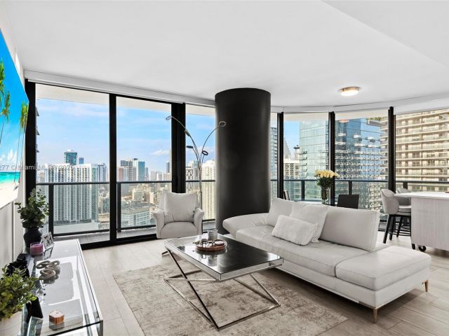 Apartment for sale  Unit #3601 - photo 5811583