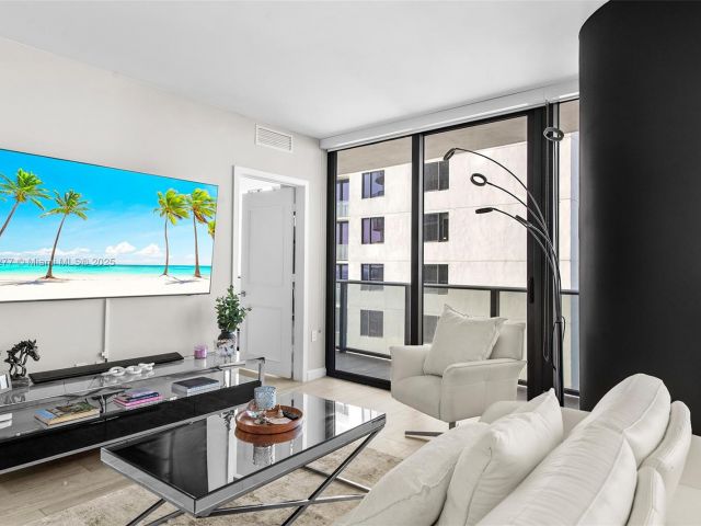 Apartment for sale  Unit #3601 - photo 5811584