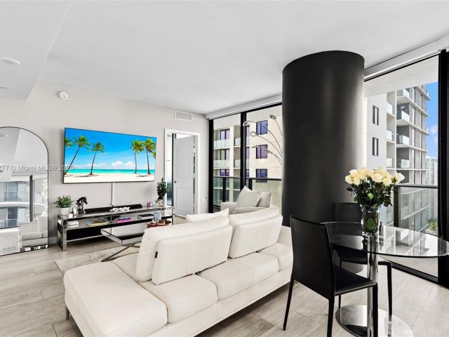 Apartment for sale  Unit #3601 - photo 5811585