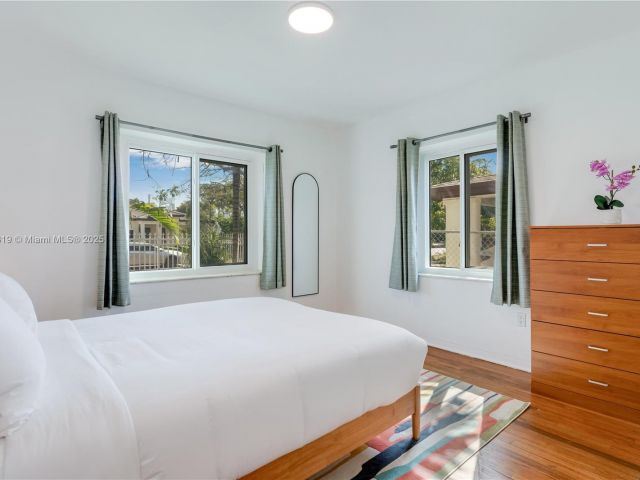 Home for rent at 820 SW 26th Rd - photo 5799063