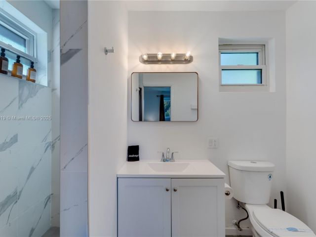 Home for rent at 820 SW 26th Rd - photo 5799066