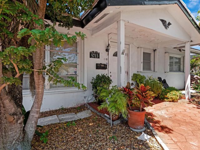 Home for sale at 5713 NE 17th Ave - photo 5800731