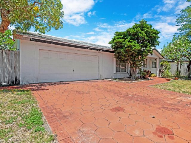 Home for sale at 5713 NE 17th Ave - photo 5800733