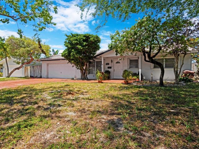 Home for sale at 5713 NE 17th Ave - photo 5800737