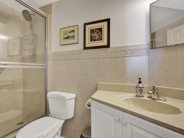 Apartment for rent  Unit #1504 - photo 6249575