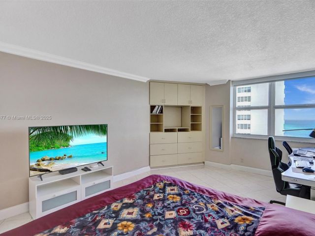 Apartment for rent  Unit #1504 - photo 6249581