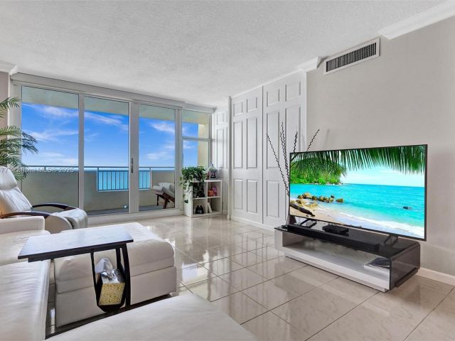 Apartment for rent  Unit #1504 - photo 6249584