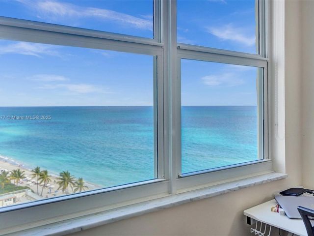 2-bedroom condo for rent in Hallandale Beach - 3180 S Ocean Dr 1504 - MondialRealty
