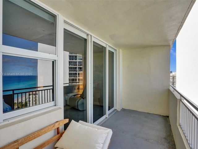 2-bedroom condo for rent in Hallandale Beach - 3180 S Ocean Dr 1504 - MondialRealty
