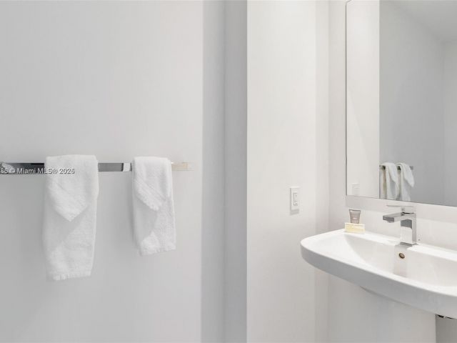 Apartment for sale  Unit #R406 - photo 5811926