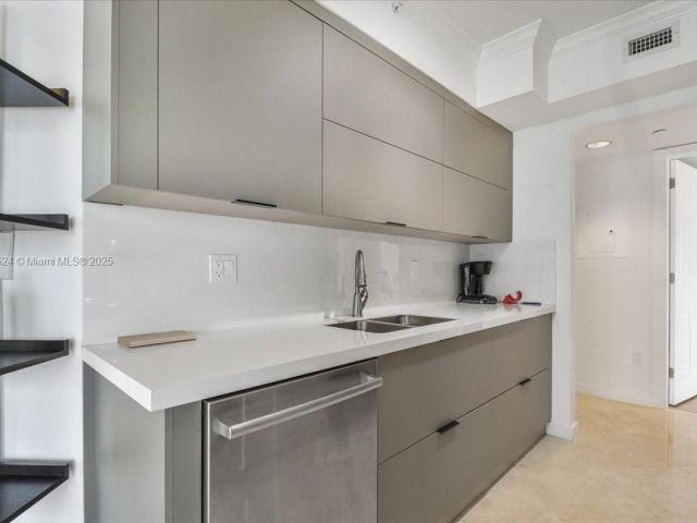 Apartment for sale  Unit #2404 - photo 5836879