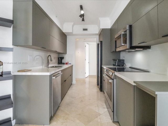 Apartment for sale  Unit #2404 - photo 5836881