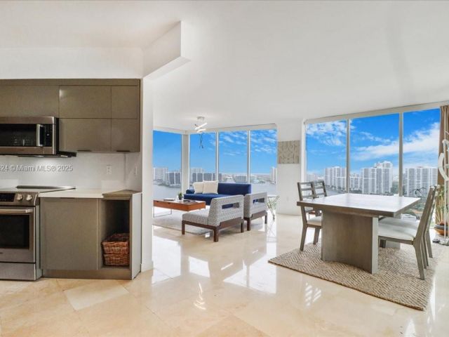 Apartment for sale  Unit #2404 - photo 5836884