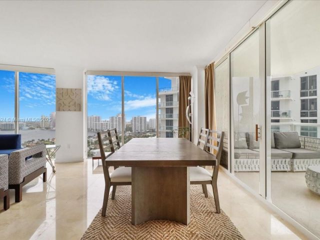 Apartment for sale  Unit #2404 - photo 5836886