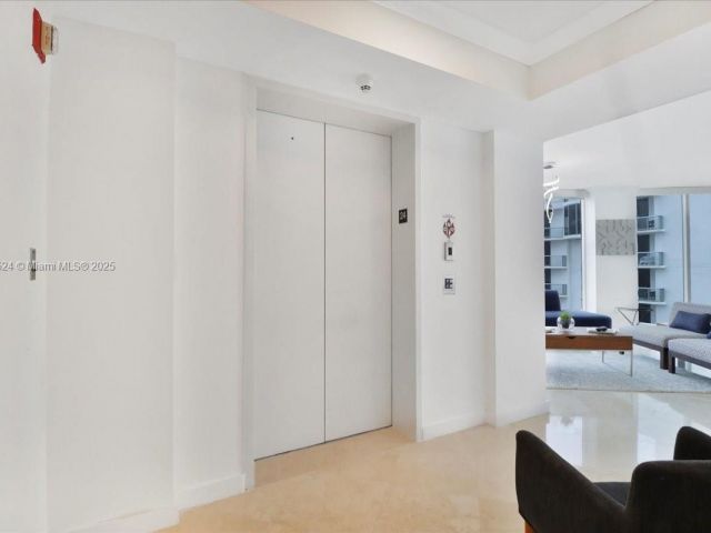 Apartment for sale  Unit #2404 - photo 5836890